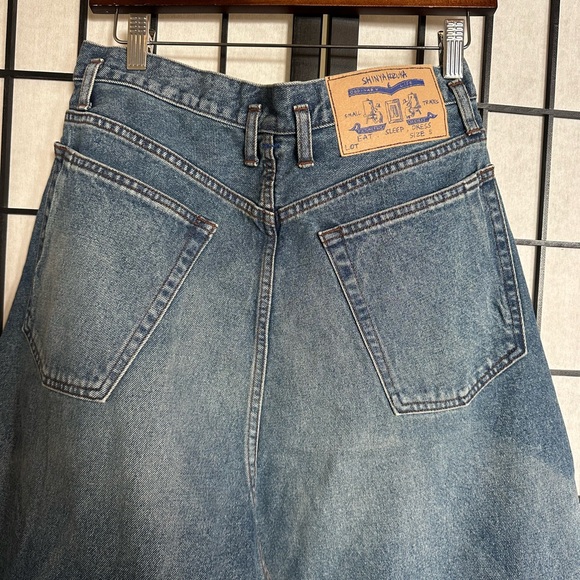 Shinyakozuka Ordinary City Loose Jeans - Picture 4 of 6